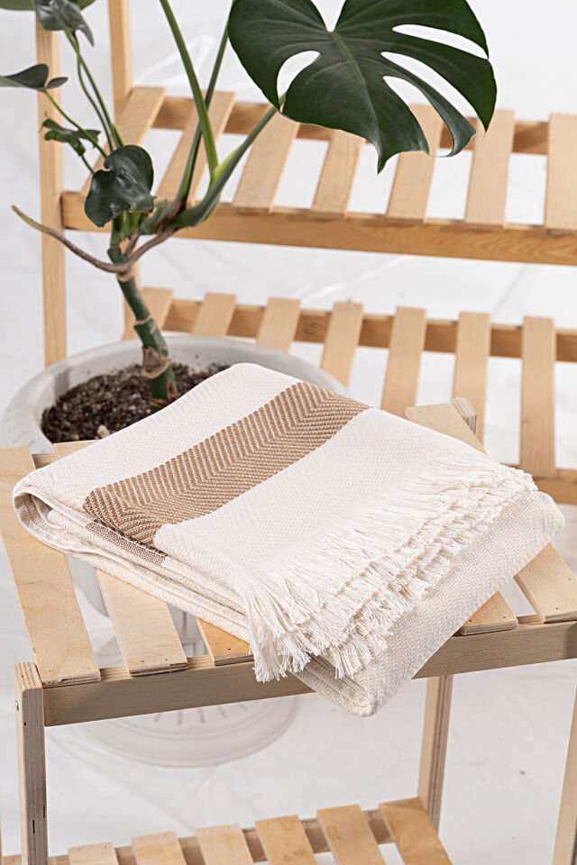 %100 Pamuk Peştemal Havlu ile Doğallığın ve Konforun Keyfini Çıkarın