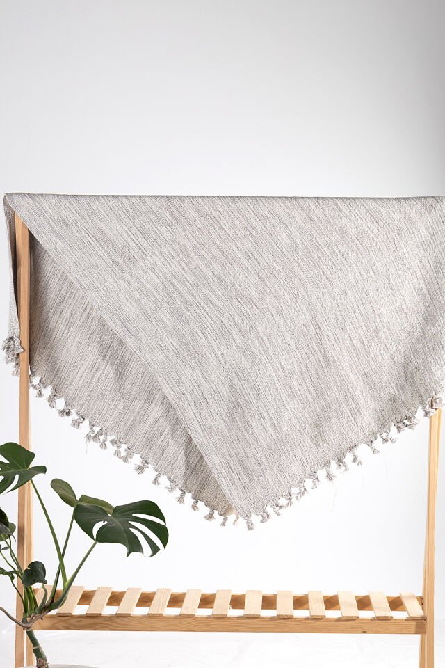 130x180 cm Pike & TV Örtüsü – Şıklık ve Fonksiyonellik Bir Arada