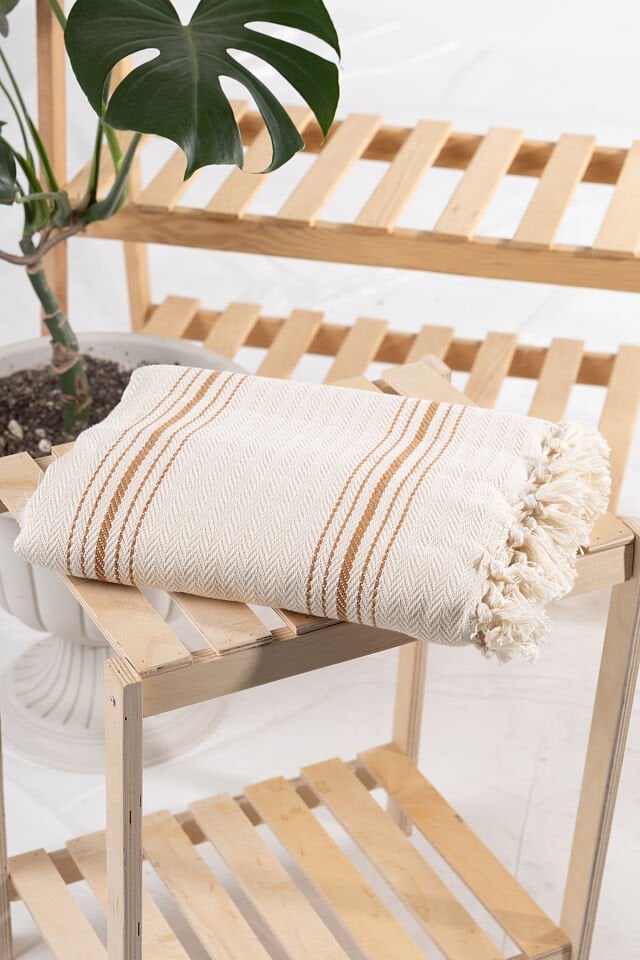 130x180 cm Pike & TV Örtüsü – Şıklık ve Fonksiyonellik Bir Arada