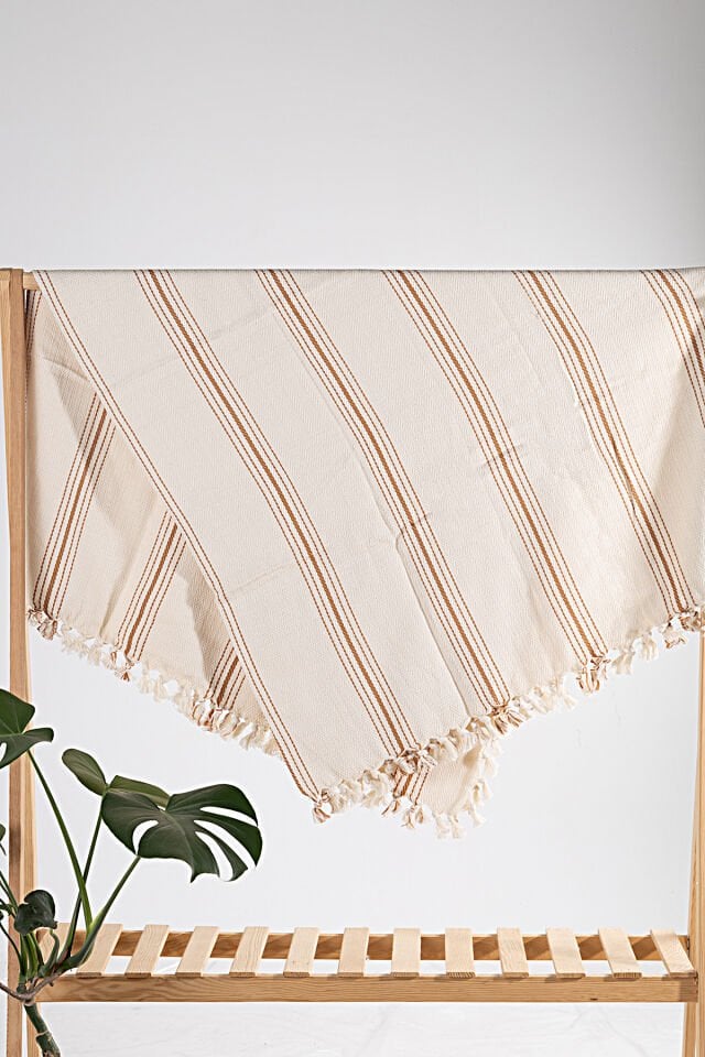 130x180 cm Pike & TV Örtüsü – Şıklık ve Fonksiyonellik Bir Arada